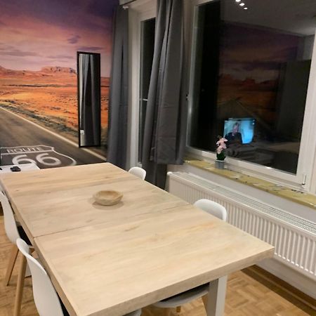 Mainpark Apartment 4 Schlafzimmer Bis Zu 10 Personen Direkt Ueber Aschaffapartment Bei Aschaffenburg Mainaschaff Kültér fotó