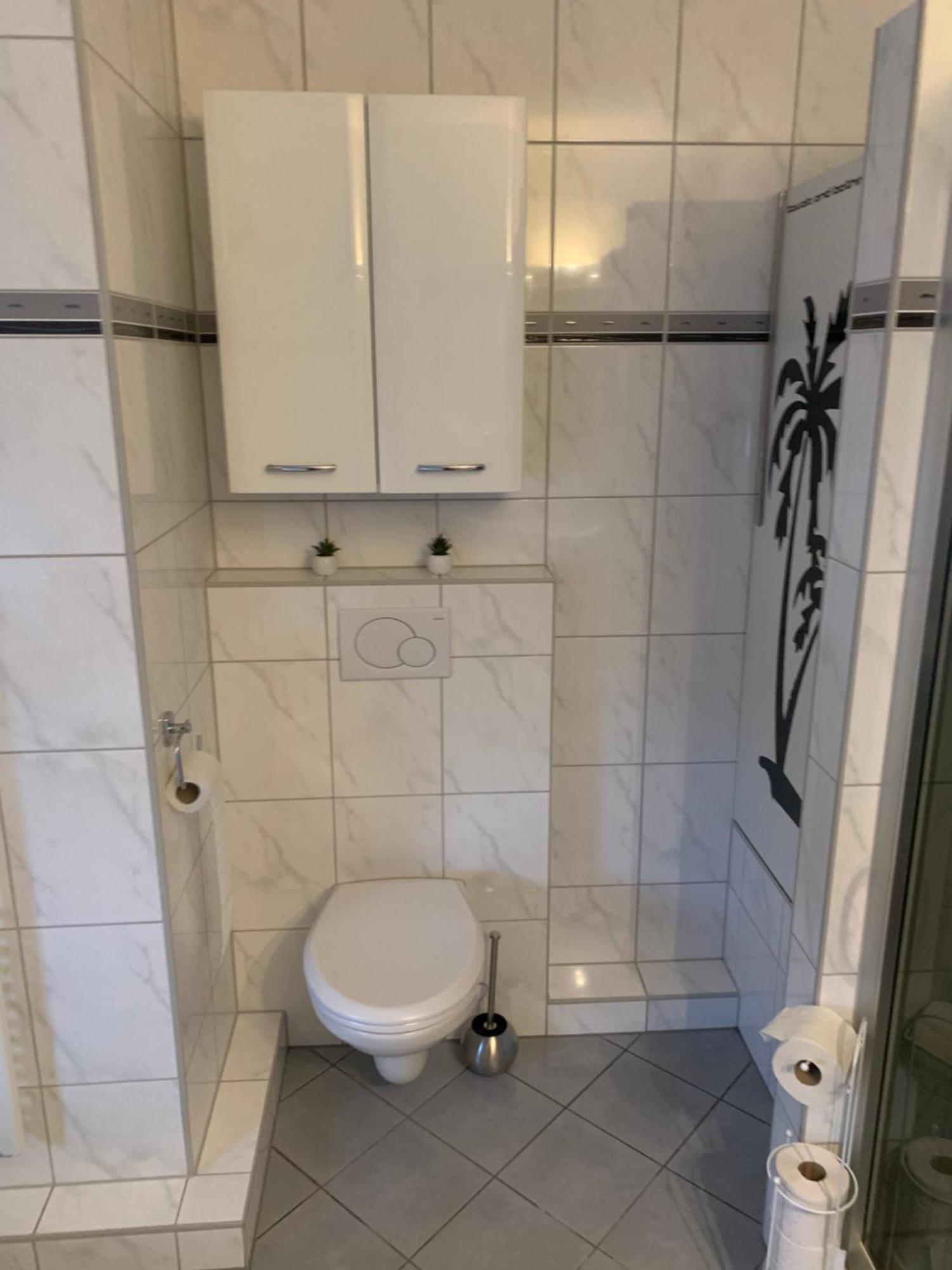 Mainpark Apartment 4 Schlafzimmer Bis Zu 10 Personen Direkt Ueber Aschaffapartment Bei Aschaffenburg Mainaschaff Kültér fotó