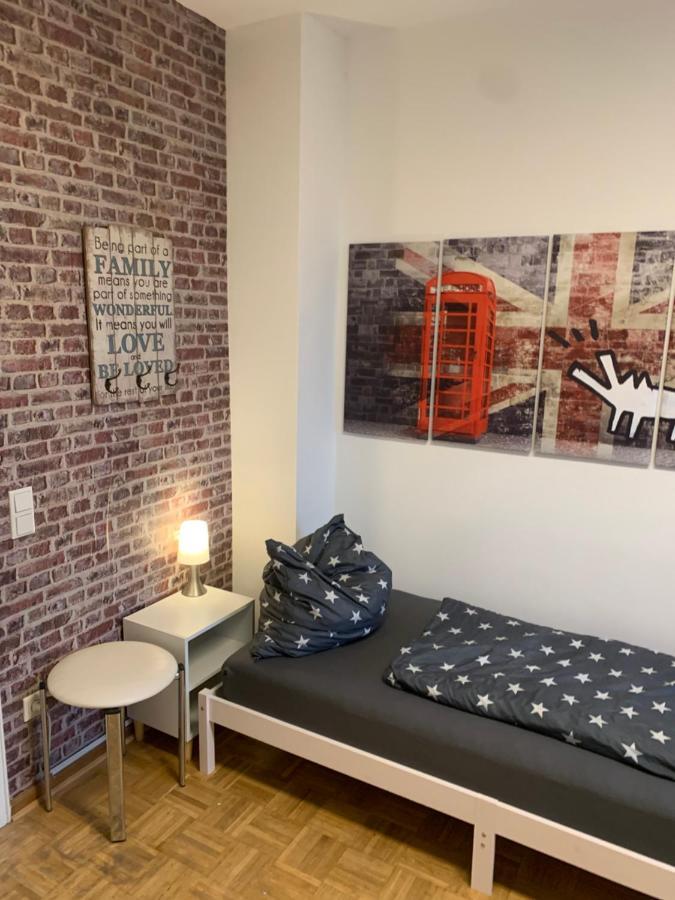 Mainpark Apartment 4 Schlafzimmer Bis Zu 10 Personen Direkt Ueber Aschaffapartment Bei Aschaffenburg Mainaschaff Kültér fotó