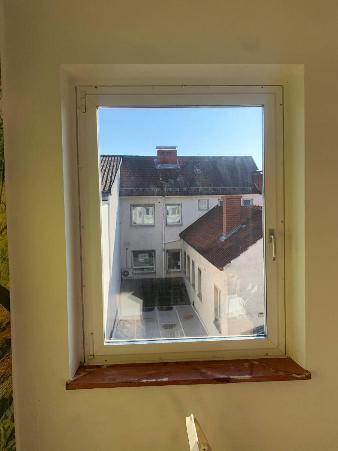 Mainpark Apartment 4 Schlafzimmer Bis Zu 10 Personen Direkt Ueber Aschaffapartment Bei Aschaffenburg Mainaschaff Kültér fotó